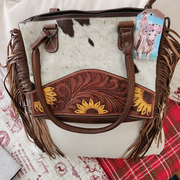 Avery By Southern Haute Brown and White Cowhide Purse with Sunflower Design - Picture 7 of 13